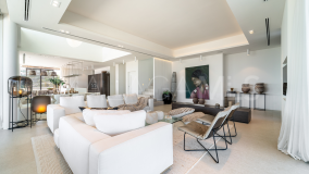 Villa for sale in El Herrojo, Benahavis