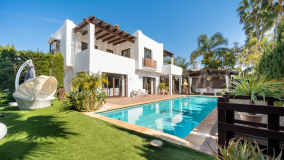 Villa for sale in Casablanca Beach, San Pedro de Alcantara