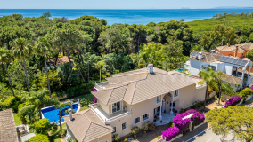Villa for sale in El Presidente, Estepona Est