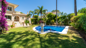 Villa for sale in El Presidente, Estepona Est