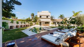 Villa en venta en Cortijo Blanco, San Pedro de Alcantara