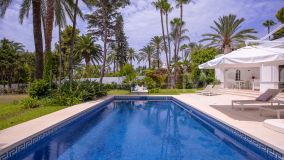 Villa for sale in Paraiso Barronal, Estepona Est