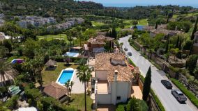 Villa en venta en Los Arqueros, Benahavis