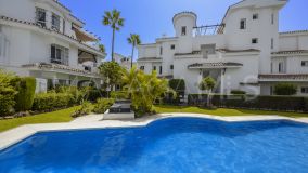 Appartement rez de chaussée for sale in Los Naranjos, Nueva Andalucia