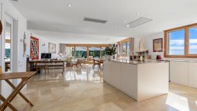 Ático en venta en Los Altos de los Monteros, Marbella Este