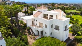 Villa en venta en Los Arqueros, Benahavis