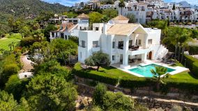 Villa en venta en Los Arqueros, Benahavis