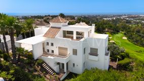 Villa en venta en Los Arqueros, Benahavis