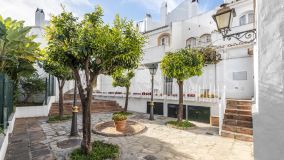 Adosado en venta en Nueva Andalucia, Marbella