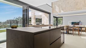 Villa for sale in La Alqueria, Benahavis