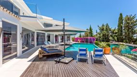Villa for sale in Hacienda las Chapas, Marbella Öst