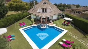 Villa for sale in Bel Air, Estepona Est