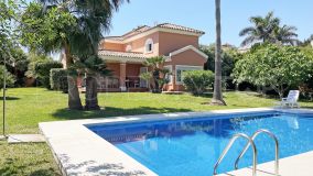 Villa con 4 dormitorios en venta en Guadalobon