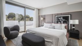 Buy 5 bedrooms villa in New Golden Mile
