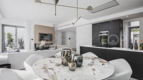 Buy 5 bedrooms villa in New Golden Mile
