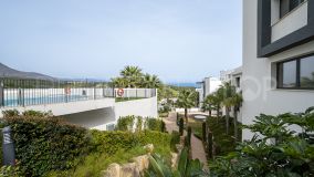 For sale duplex penthouse in Estepona Golf with 3 bedrooms