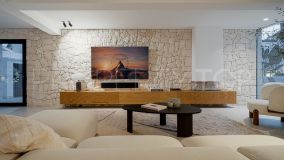 Villa con 4 dormitorios en venta en Nueva Andalucia