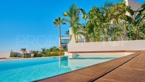 Town House for sale in El Paraiso, 2,300,000 €
