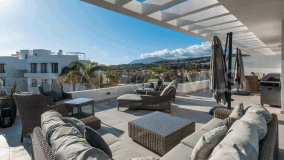 Takvåning for sale in Cataleya, Estepona Öst
