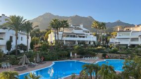 Zweistöckiges Penthouse zu verkaufen in Monte Paraiso Country Club, Marbella Goldene Meile