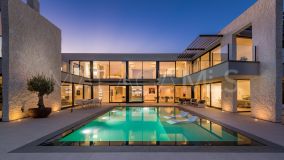 Villa for sale in La Alqueria, Benahavis