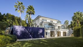 Diseño Atemporal para Preciosa Villa Rodeada por los Campos de Golf