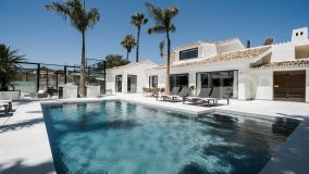 Encantadora Villa Andaluza Completamente Reformada en el corazon del Valle del Golf