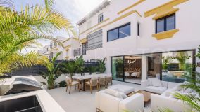 5 bedrooms town house in Beach Side Golden Mile for sale