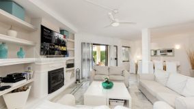 Villa for sale in Los Naranjos Golf, Nueva Andalucia