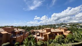 Apartment for sale in Benatalaya, Estepona East