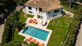 Villa en venta en Nueva Andalucia, Marbella