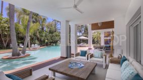 For sale 6 bedrooms villa in Guadalmina Baja