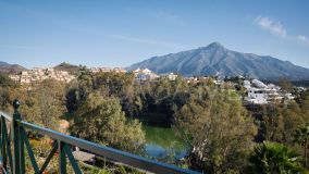 Erdgeschosswohnung zu verkaufen in Palacetes Los Belvederes, Nueva Andalucia