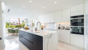 Duplex Penthouse for sale in Marina Puente Romano, Marbella Golden Mile