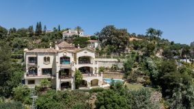 Villa for sale in Benahavis