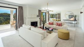 Villa for sale in El Madroñal, Benahavis