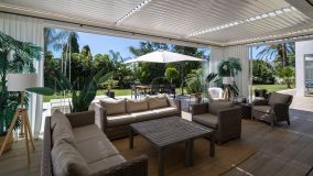 Villa for sale in El Paraiso, Estepona East