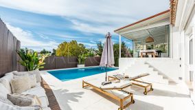 Villa en venta en Nueva Andalucia, Marbella