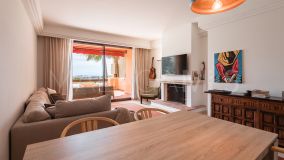 Apartment for sale in Cumbres de Los Almendros, Benahavis