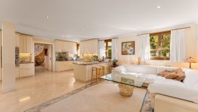 Villa en venta en Nueva Andalucia, Marbella