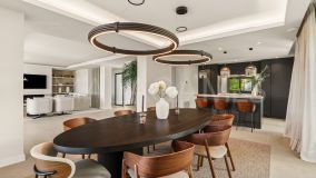 Villa for sale in Los Naranjos, Nueva Andalucia