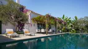 Villa for sale in Casares