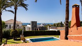 Villa for sale in Rio Real, Marbella Est