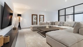 Villa for sale in La Resina Golf, Estepona Öst