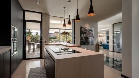 Villa for sale in Parcelas del Golf, Nueva Andalucia