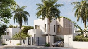 Villa en venta en Elviria, Marbella Este