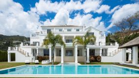 Villa en venta en El Madroñal, Benahavis