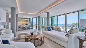 Apartment for sale in Bahía de Estepona, Estepona West