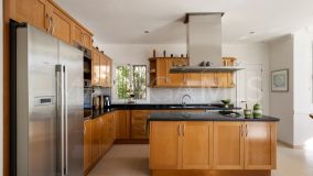 Villa zu verkaufen in El Herrojo, Benahavis