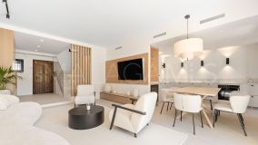Adosado en venta en Los Naranjos Country Club, Nueva Andalucia